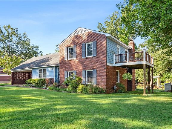 2nd image of 3969 Lakemont Dr