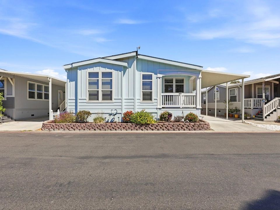1st image of 2052 Gold St #3