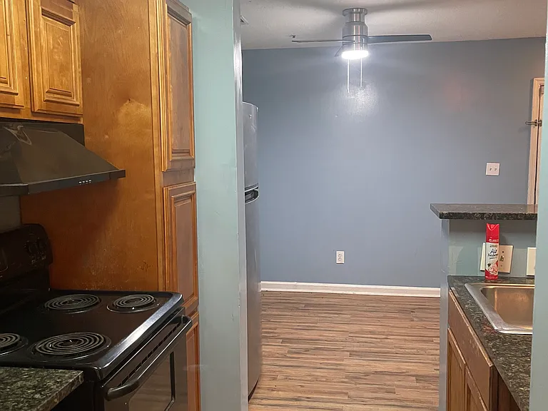 611 Ridgecreek Dr — Photo 3