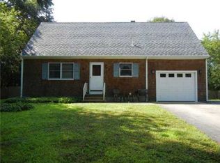 44 Maplehurst Dr, Narragansett, RI 02882