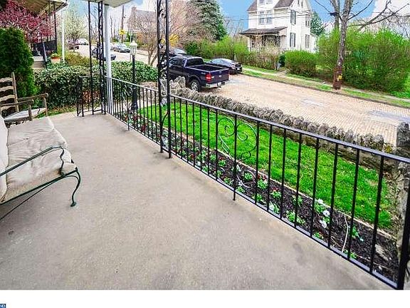 3rd image of 328 Gates St