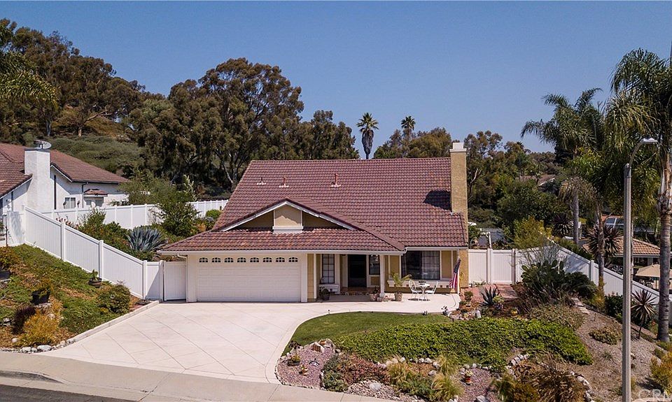 1st image of 2907 Estancia