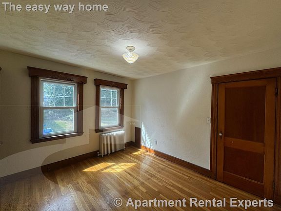 3rd image of 19 Hancock Ave