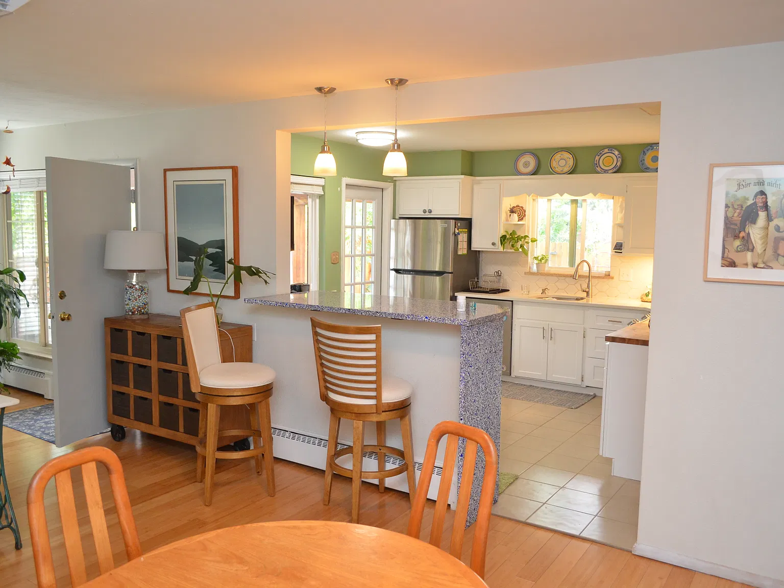 8 bed, 2748 sqft, $13,825 — Photo 4