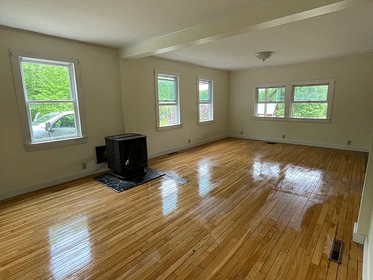 979 Barnestown Rd — Photo 6