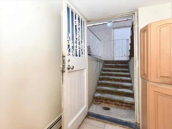 33-16 24th Avenue image 33 of 41