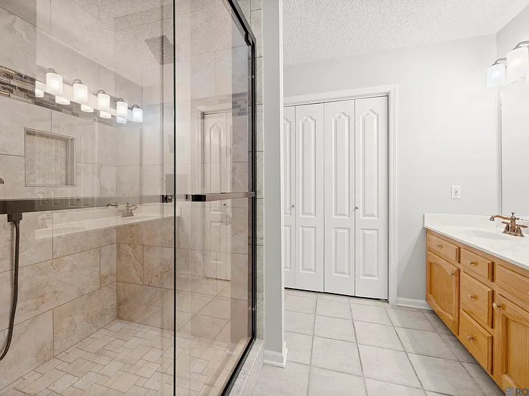 18596 White Oak Dr — Photo 15