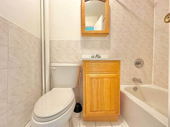 5th image of 64 Steuben St APT 2R