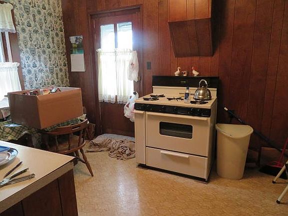 5th image of 29 Pleasant Ave