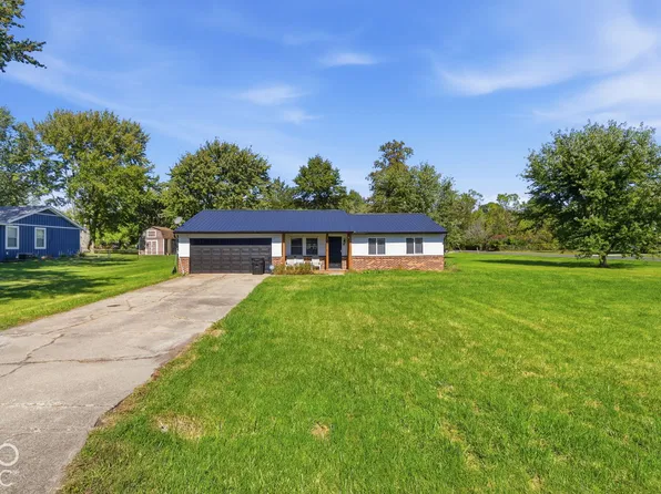 2814 W Walnut Dr, Greenfield, IN 46140