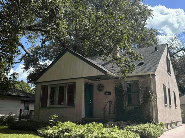 2650 5th Ave E, North Saint Paul, MN 55109