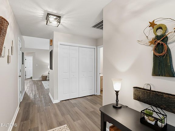 4th image of 415 Diamond Trace Way