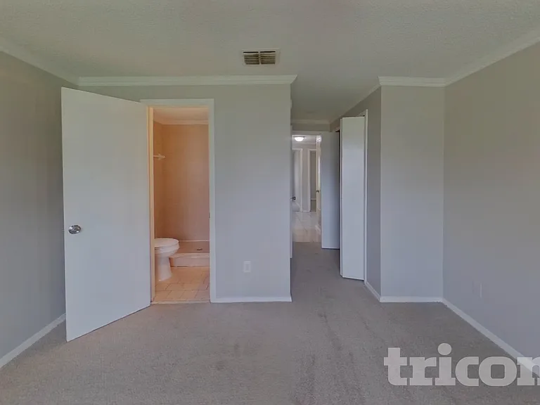 8252 Yolanda Ct — Photo 8