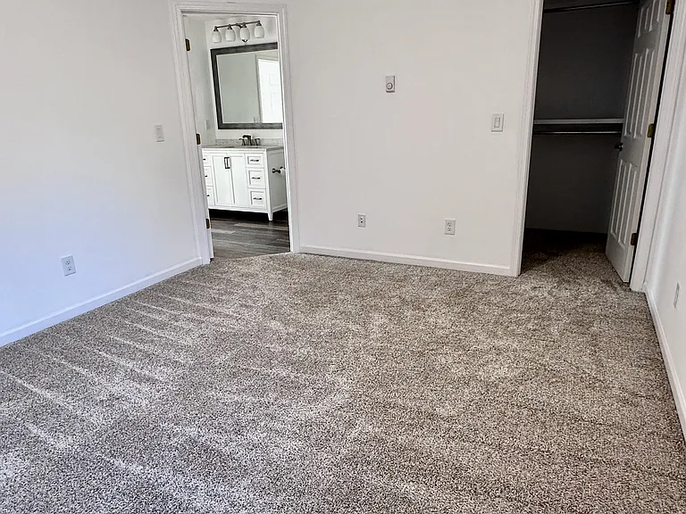 16 Fountain Dr #16 — Photo 12