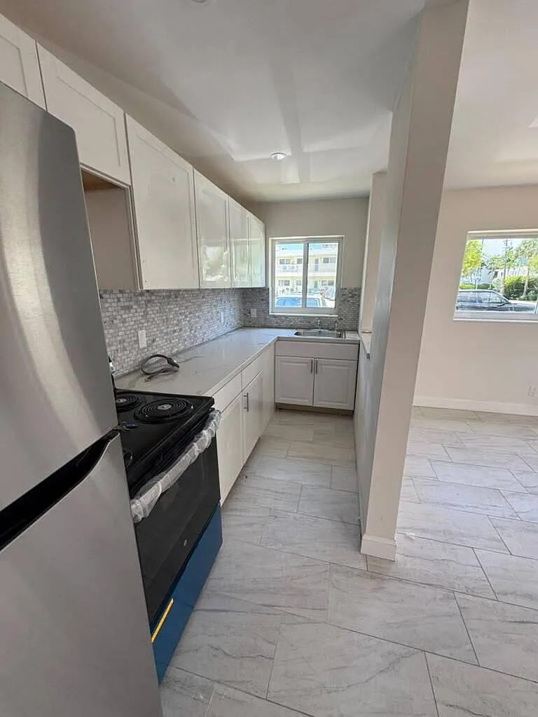 1 bed, 1.0 bath, 3850 sqft, $2,850 — Photo 4