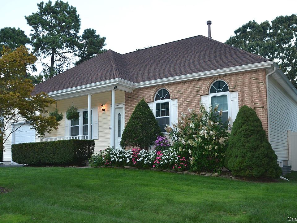 1st image of 15 Timber Ridge Drive