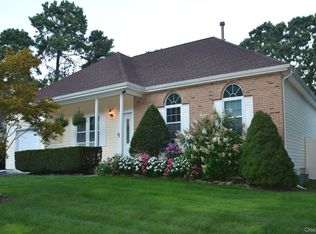 15 Timber Ridge Dr, Coram, NY 11727