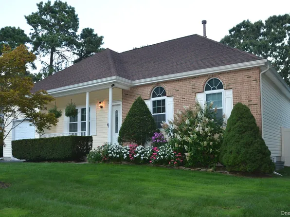 15 Timber Ridge Drive, Coram, NY 11727