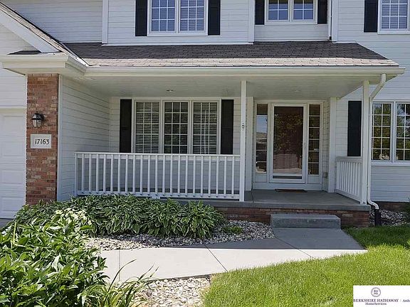 2nd image of 17163 Seward St