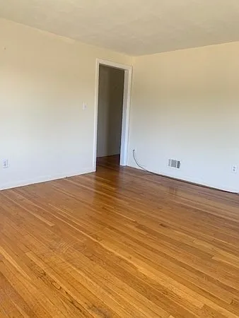16 Abington Ave #2R — Photo 5