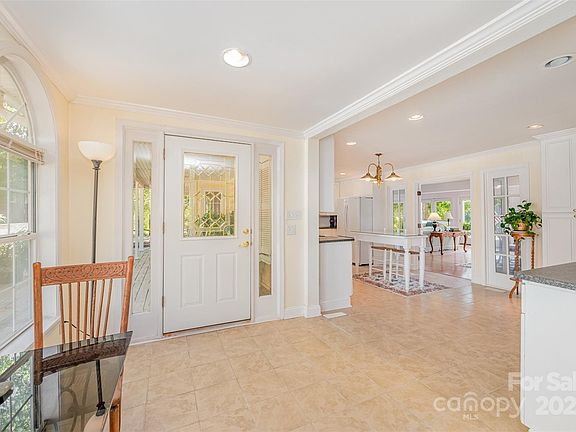 4th image of 17333 Saranita Ln