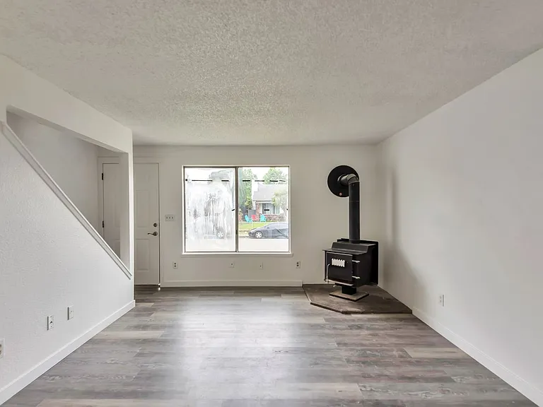 1702 C St SE #B — Photo 4