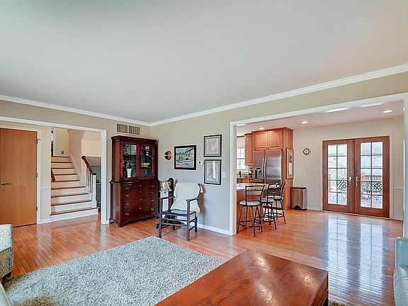 3rd image of 7301 Steinmeier Dr