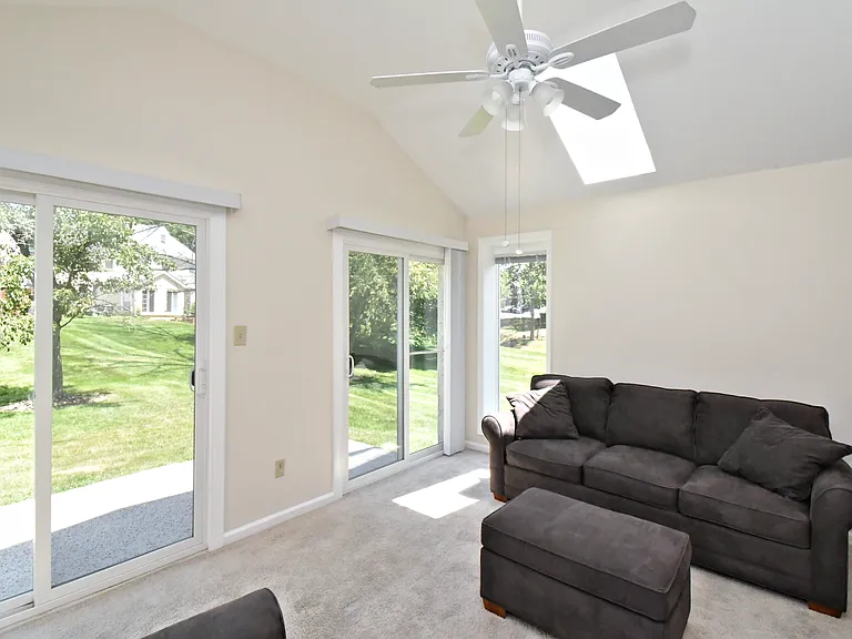 2489 Hillendale Dr — Photo 20