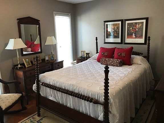 second bedroom