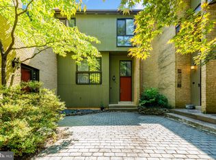3141 Eakin Park Ct, Fairfax, VA 22031