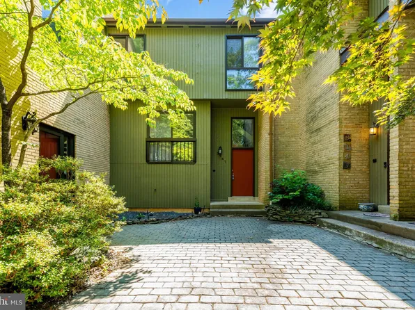 3141 Eakin Park Ct, Fairfax, VA 22031