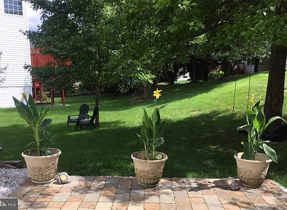 2nd image of 43267 Meadowood Ct