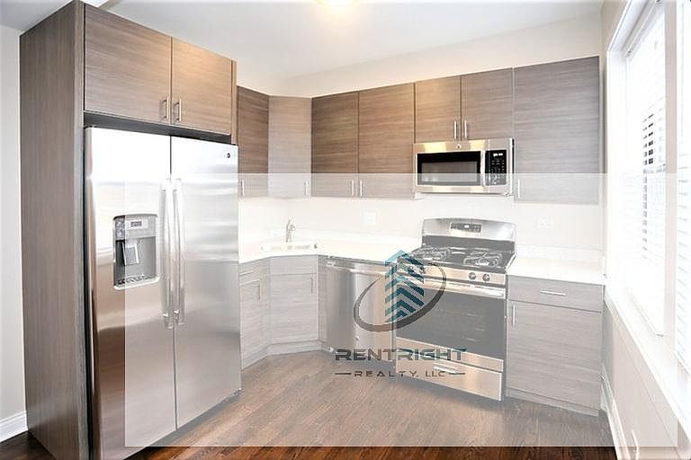 1st image of 2228-40 N Sawyer Ave #2230-3W
