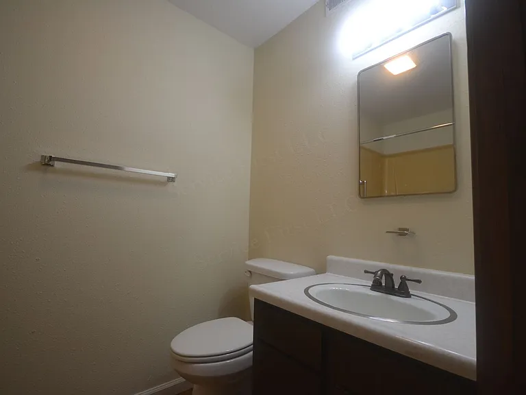 216 W Main St — Photo 10