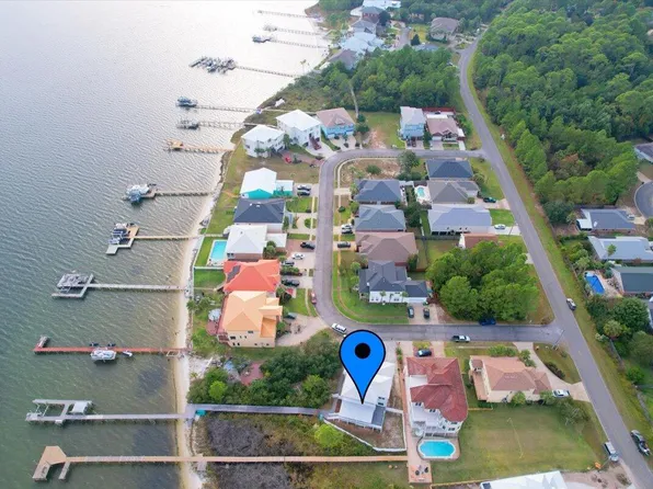 594 Radiant Cir, Mary Esther, FL 32569