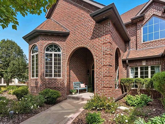 3rd image of 8516 E Willow Ridge Pl