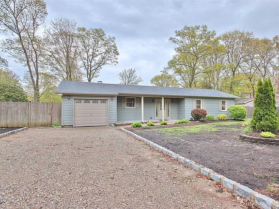 3rd image of 55 Brookhaven Dr