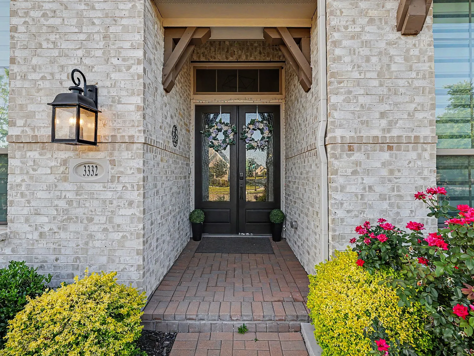 4 bed, 3789 sqft, $4,500 — Photo 4