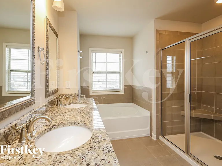 2025 Sorrento Ct — Photo 12