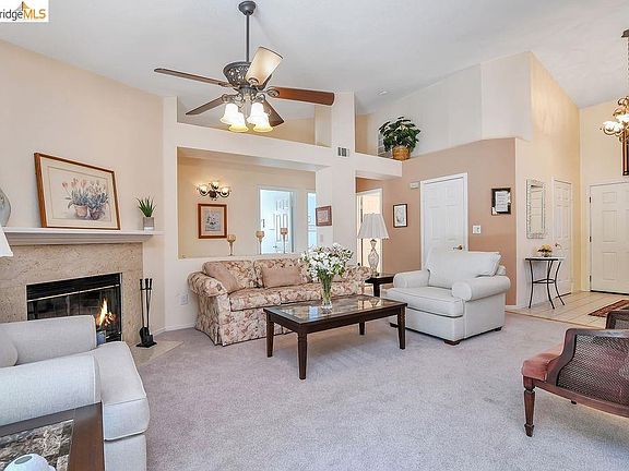5th image of 720 Summer Cir