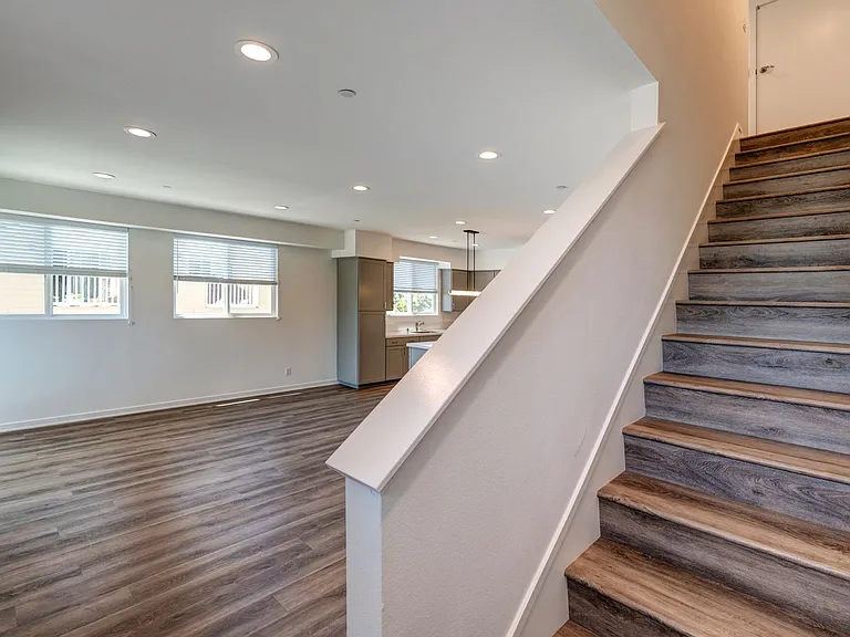 1276 E Santa Clara St — Photo 11