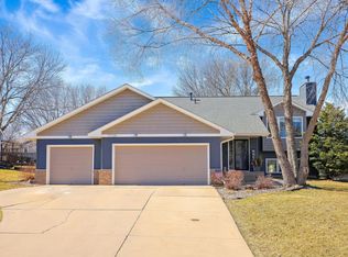 17335 Greenview Cir, Lakeville, MN 55044