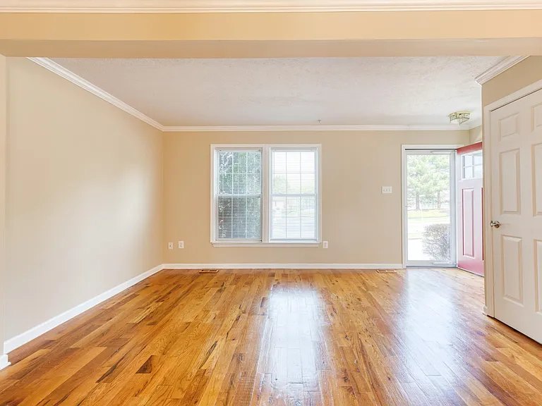 490 Crestridge Way — Photo 6