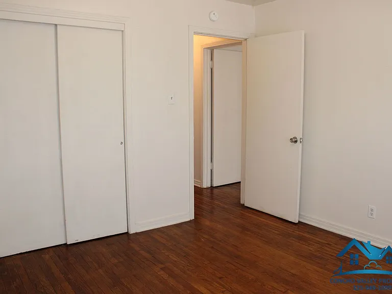 2401 W Harris Ave — Photo 10