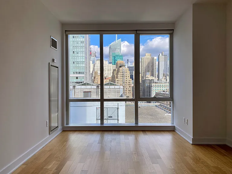 885 6th Ave #21F — Photo 7