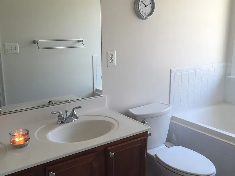107 Dolphin Cv — Photo 9