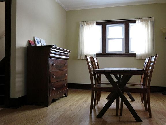 5th image of 1039 Pennoyer St