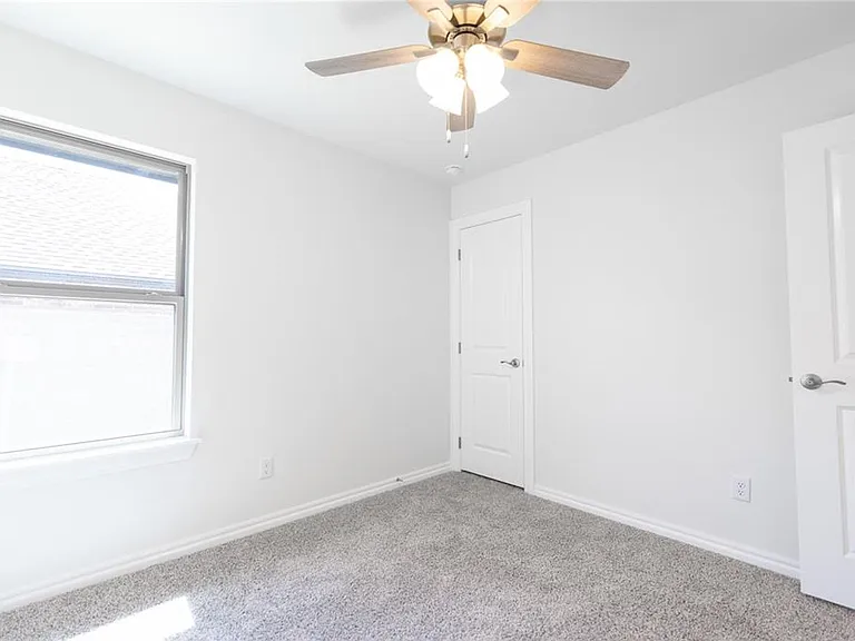 3224 Alameda St — Photo 15