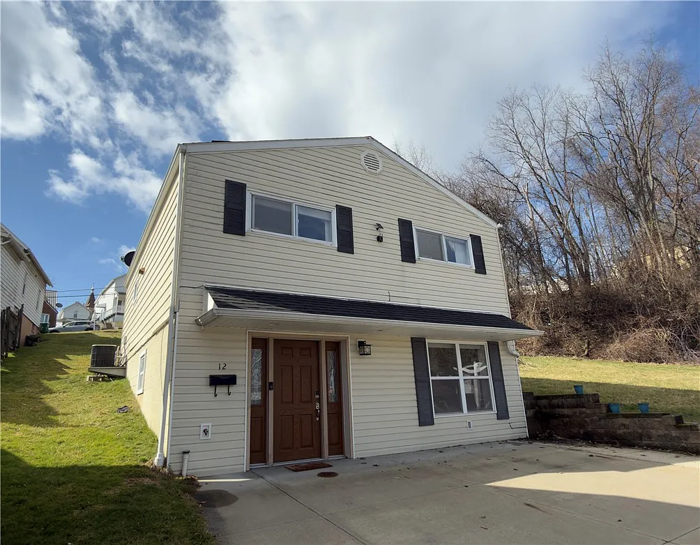 12 Regina Ave photo 1