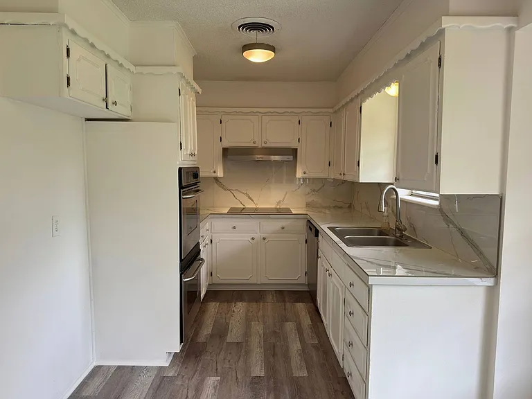 5507 Hooper Dr — Photo 9
